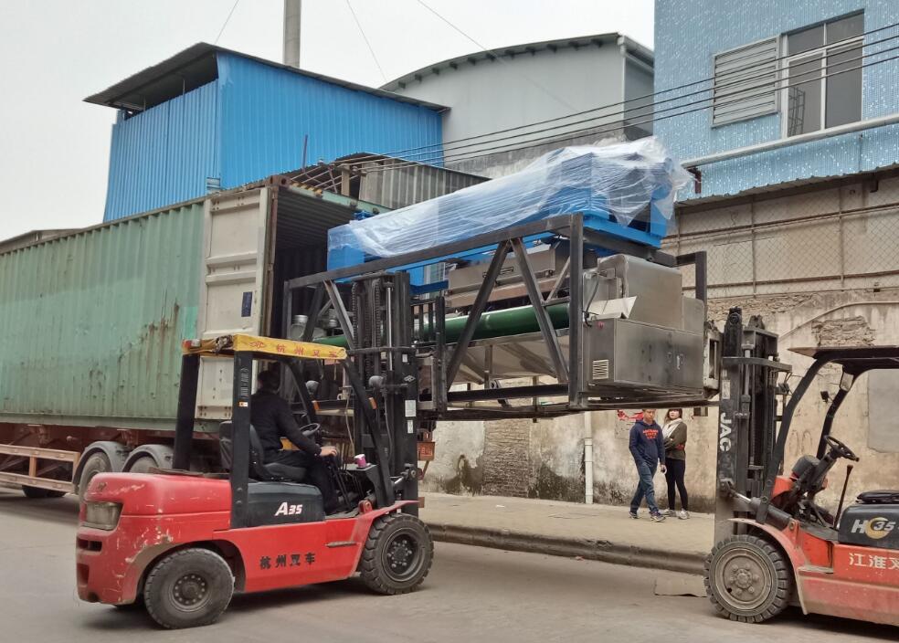 力凈成功和伊拉克客戶簽訂合同,訂購4臺洗衣房設備 力凈成功和伊拉克客戶簽訂合同,訂購4臺洗衣房設備