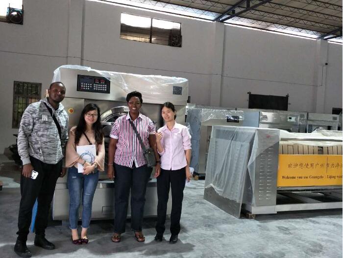 力凈超人一號全自動工業(yè)洗衣機(jī)結(jié)緣肯尼亞 力凈超人一號全自動工業(yè)洗衣機(jī)結(jié)緣肯尼亞